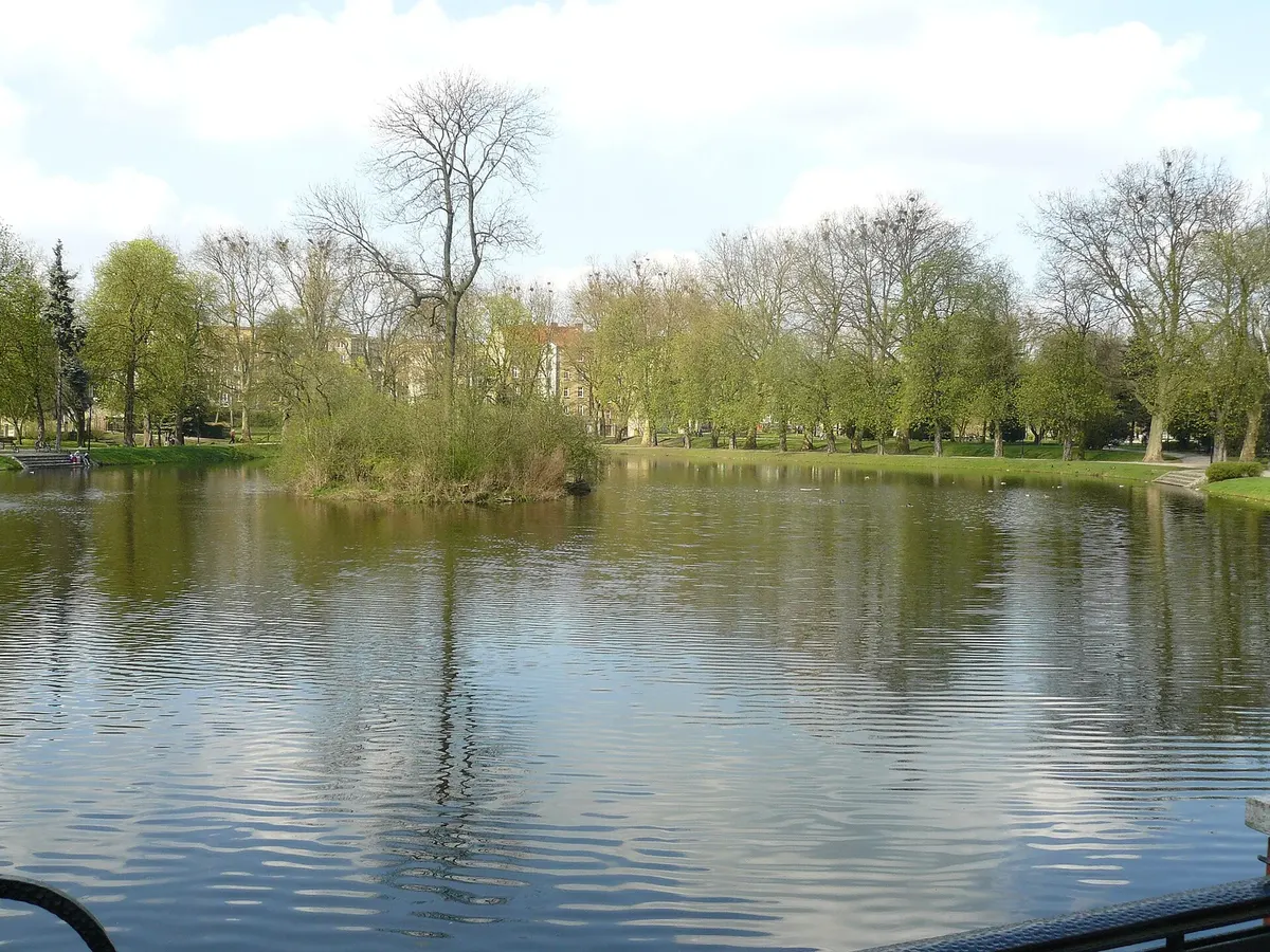 Park Róż w Gorzowie, czyli Park Wiosny Ludów – spacer i historia