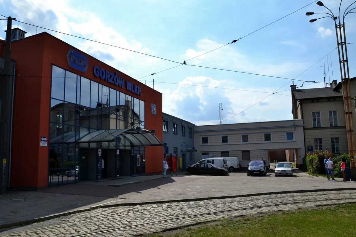 PKP Gorzów: dworzec kolejowy w Gorzowie – praktyczny przewodnik dla podróżnych